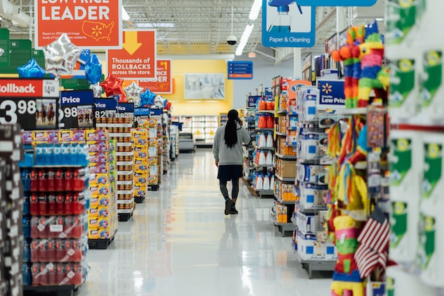 Los supermercados desplazan a las tiendas de barrio: desaparecen 31.000 autónomos